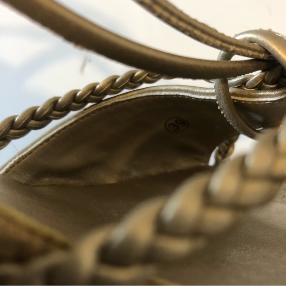 Gold/Bronze wedge sandals - Picture 3 of 3